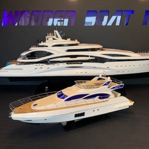 Azimut 64 Flybridge White Hull